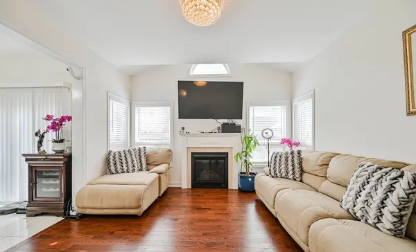 7 Bellotti CRES, Ajax, ON L1Z 0M2