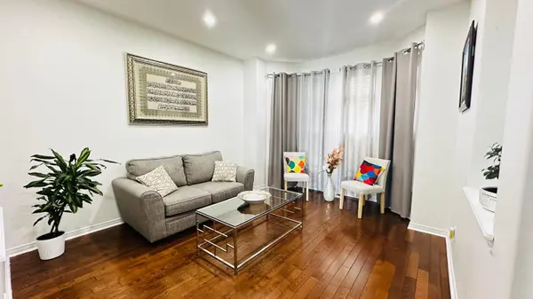 5 Southam ST, Ajax, ON L1Z 1R6