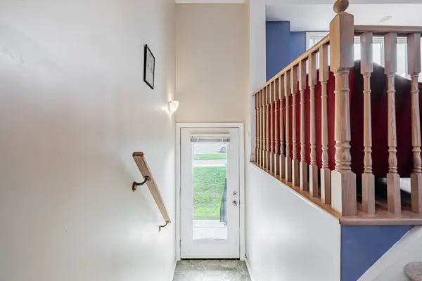 15943 Bayview AVE #9, Aurora, ON L4G 0S3