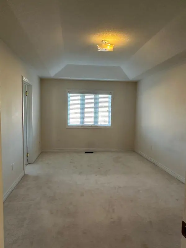 11 Ivory Silk DR, Markham, ON L6C 0G8