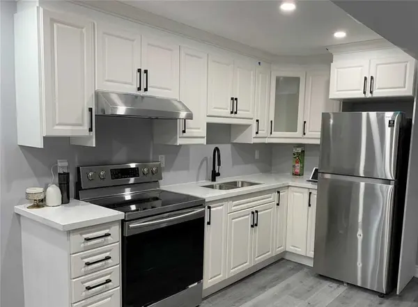 155 Chelsea CRES #2, Bradford West Gwillimbury, ON L3Z 0J8