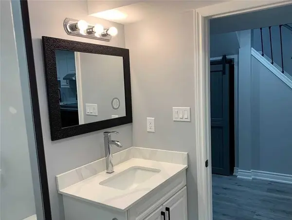 155 Chelsea CRES #2, Bradford West Gwillimbury, ON L3Z 0J8