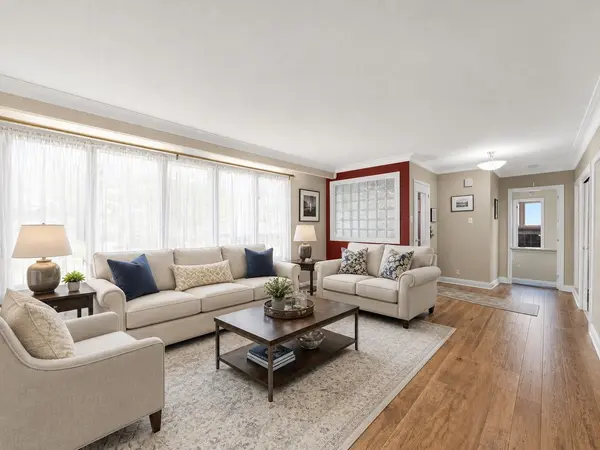 22 Longbridge RD, Vaughan, ON L4J 1L5