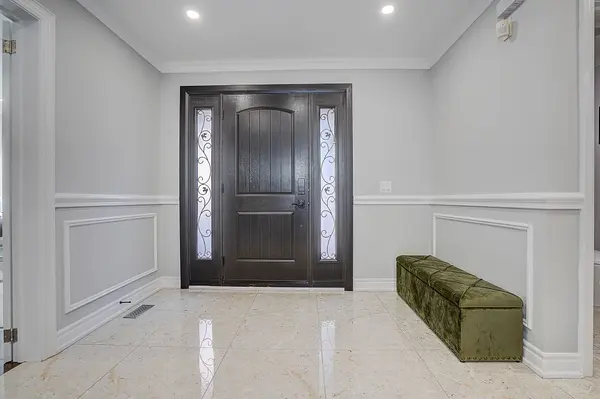 4 Casson PL, Markham, ON L3R 0G2