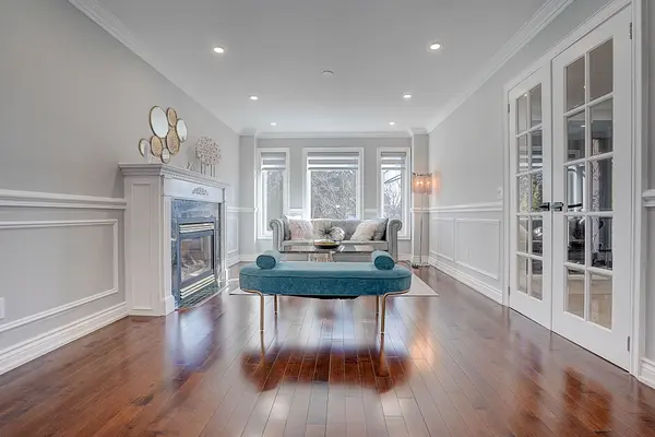 4 Casson PL, Markham, ON L3R 0G2