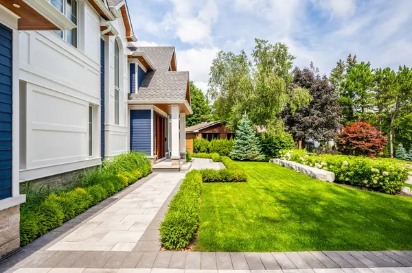 1618 Dogwood TRL, Mississauga, ON L5G 3A5