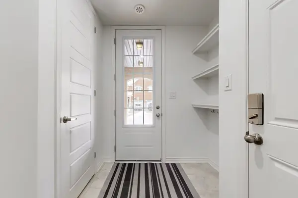 1587 Moira CRES, Milton, ON L9E 1X8