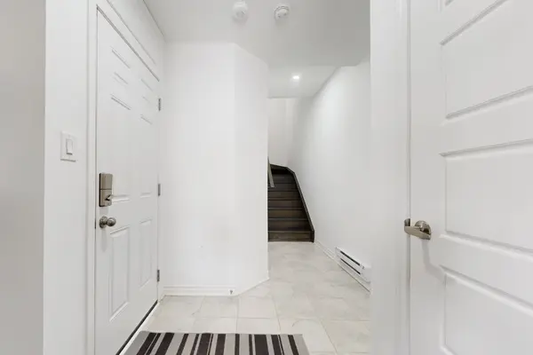 1587 Moira CRES, Milton, ON L9E 1X8