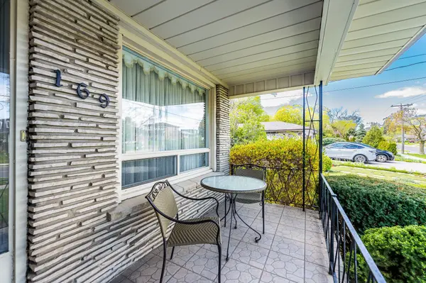 169 Grandravine DR, Toronto W05, ON M3J 1B6