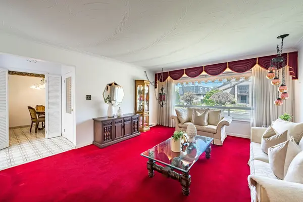 169 Grandravine DR, Toronto W05, ON M3J 1B6