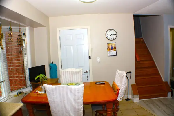 173 Lech Walesa DR, Mississauga, ON L5B 3H1