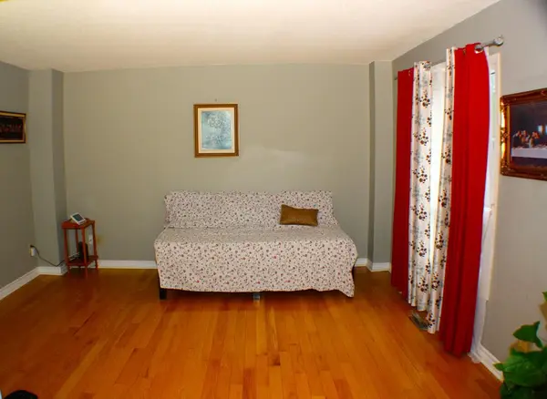 173 Lech Walesa DR, Mississauga, ON L5B 3H1