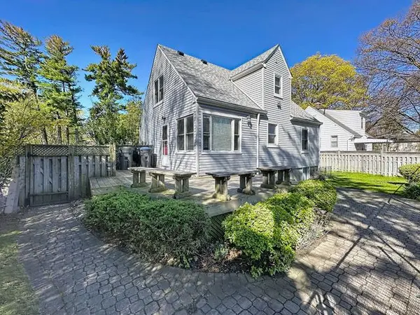 1475 Garnet AVE, Mississauga, ON L5G 4C5