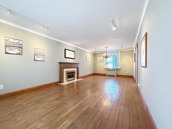 1475 Garnet AVE, Mississauga, ON L5G 4C5