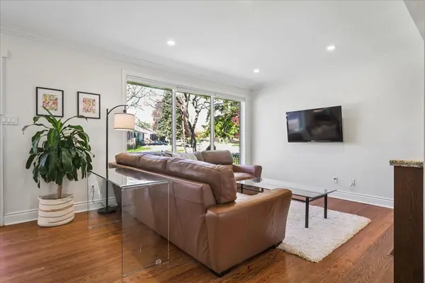 1463 Augustine DR, Burlington, ON L7P 2N1
