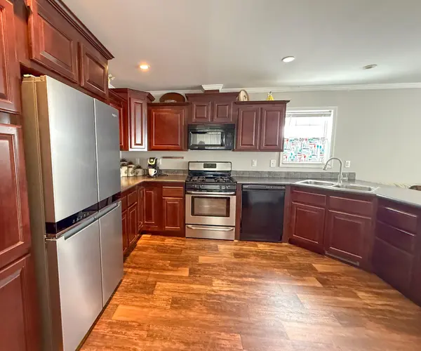 13 Sutton DR, Ashfield-colborne-wawanosh, ON N7A 3Y3