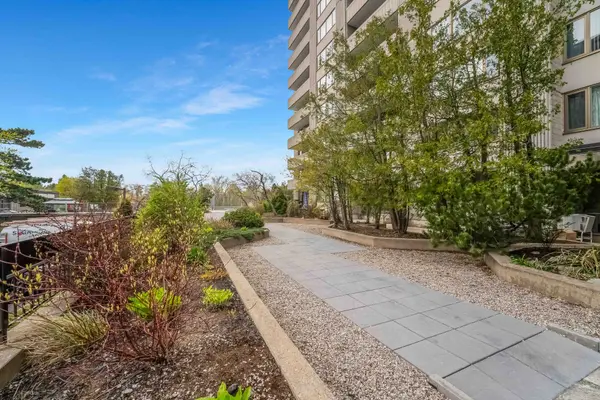 2625 REGINA ST #1504, Britannia - Lincoln Heights And Area, ON K2B 5W8