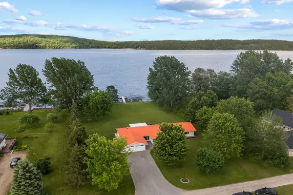 34 Bird Lake TRL, Whitewater Region, ON K0J 1K0