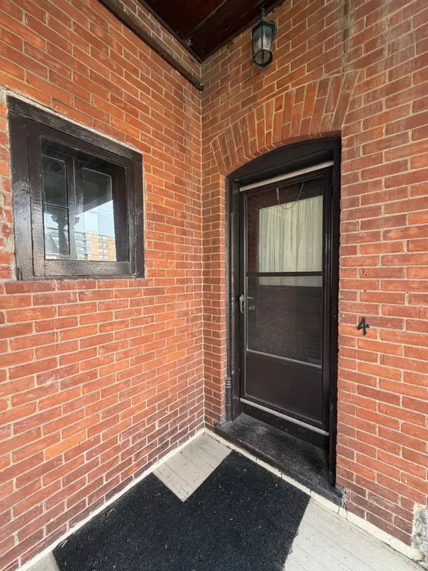 80 Bridge ST W #4, Belleville, ON K8P 1J5