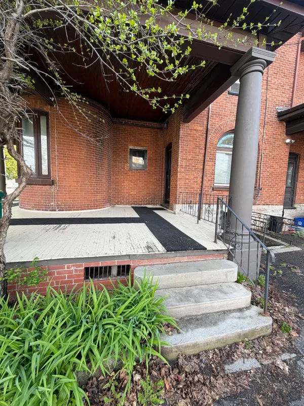 80 Bridge ST W #4, Belleville, ON K8P 1J5