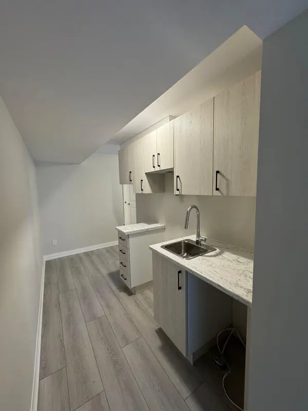 5672 Dorchester RD #44- basement, Niagara Falls, ON L2G 5S3
