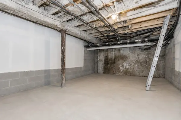 25 Concession ST #110, Cambridge, ON N1R 2G6