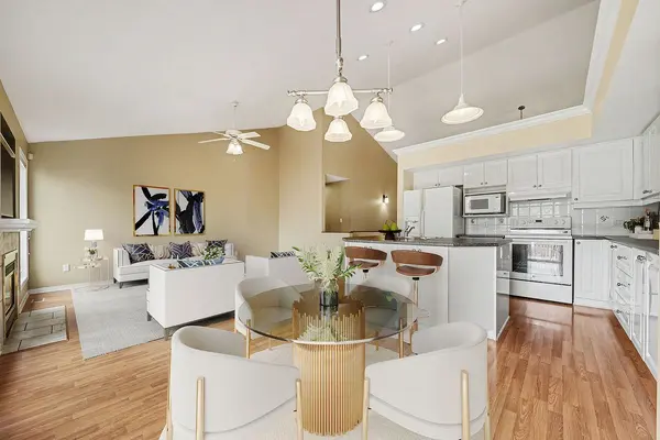 19 Settlers Ridge WAY, Barrhaven, ON K2J 4V3