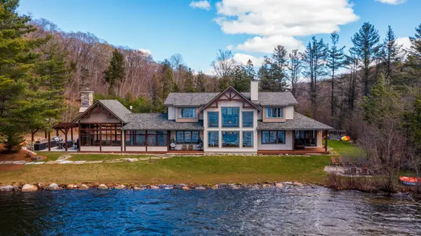 1098 Hemlock Point RD, Muskoka Lakes, ON P0B 1J0