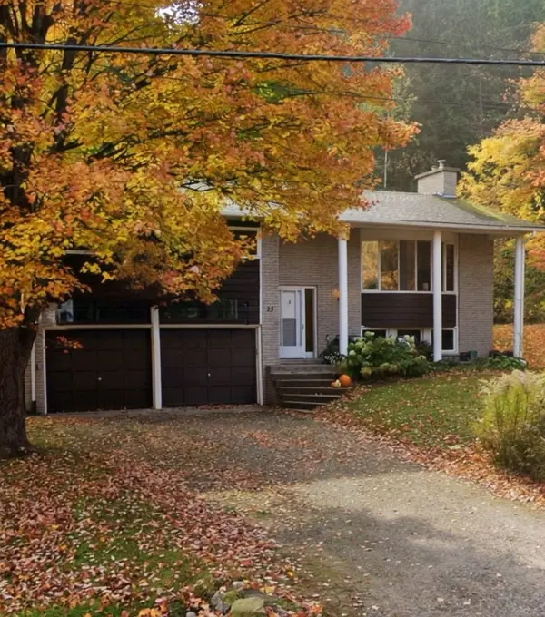 25 Forest Hill RD, Bancroft, ON K0L 1C0