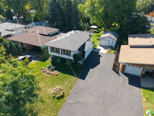 401 Mohawk RD W, Hamilton, ON L9C 1W5