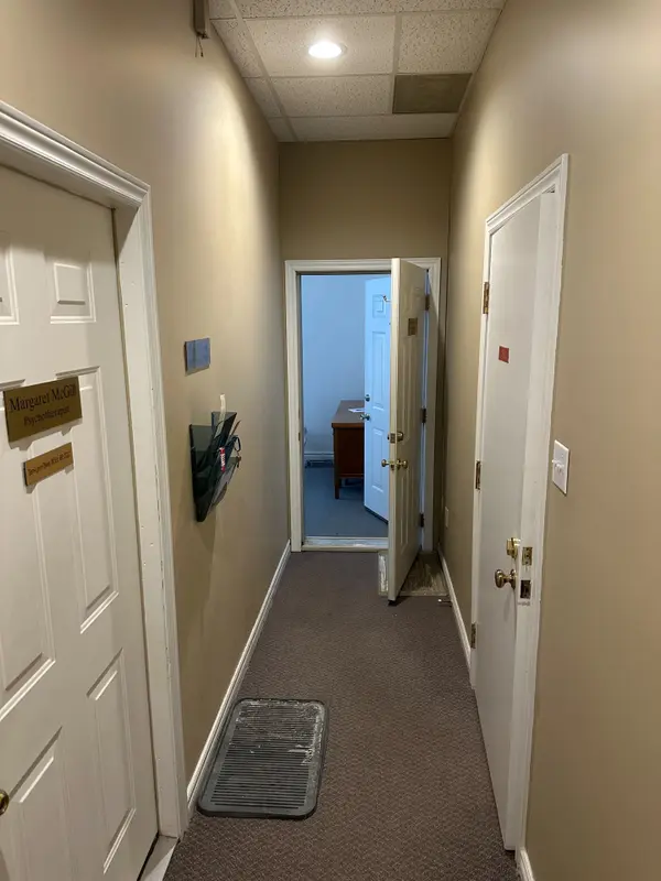 186 Albert ST #207, London East, ON N6A 1M1