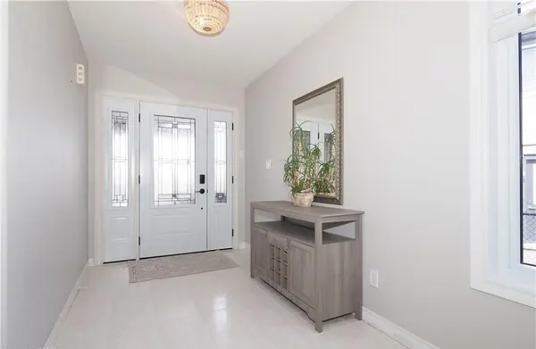 40 Dineen CT, Kitchener, ON N2B 3X3