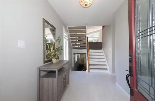 40 Dineen CT, Kitchener, ON N2B 3X3