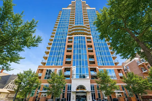 817 15 AVE SW #1806, Calgary, AB T2R 0H8