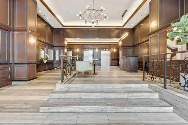 817 15 AVE SW #1806, Calgary, AB T2R 0H8