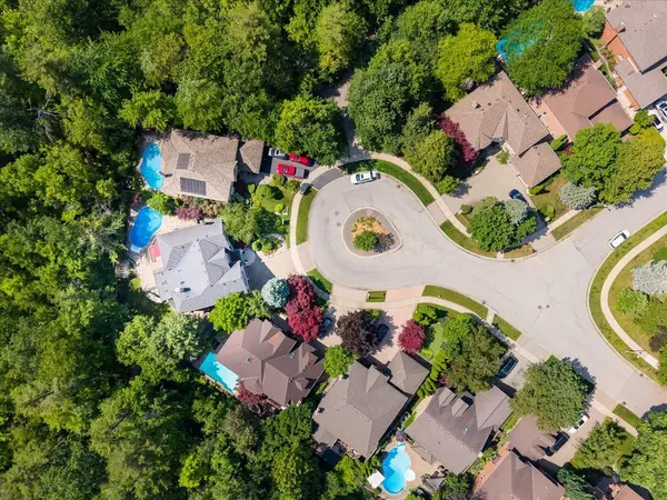 1328 King Henry CT, Oakville, ON L6M 2Y6
