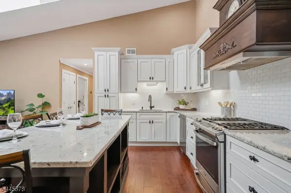 1002 Boxwood Ct, Mahwah Twp., NJ 07430