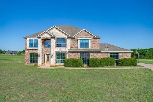 1802 Yucatan Drive, Granbury, TX 76048