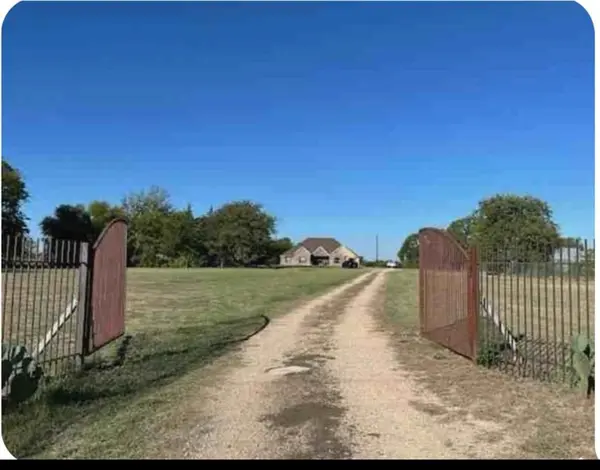 2219 Farm Road 275 N, Cumby, TX 75433