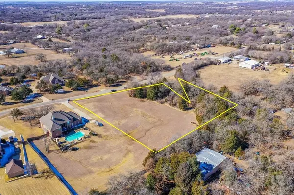 2413 Plantation Drive N, Burleson, TX 76028
