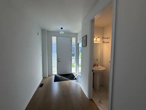 107 Molozzi ST, Erin, ON N0B 1T0
