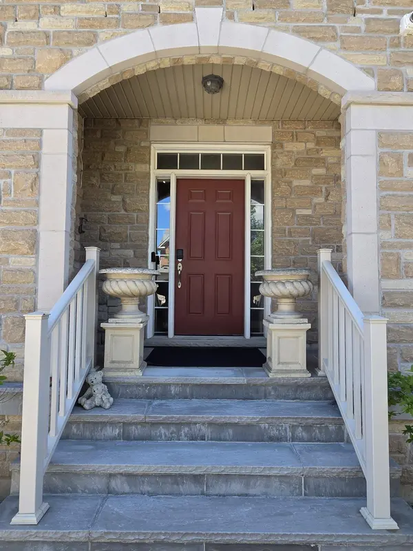 19 Bruce Thomson DR, Markham, ON L6C 0K2