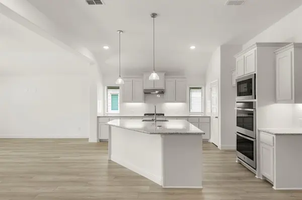 805 Trinity Street, Van Alstyne, TX 75495