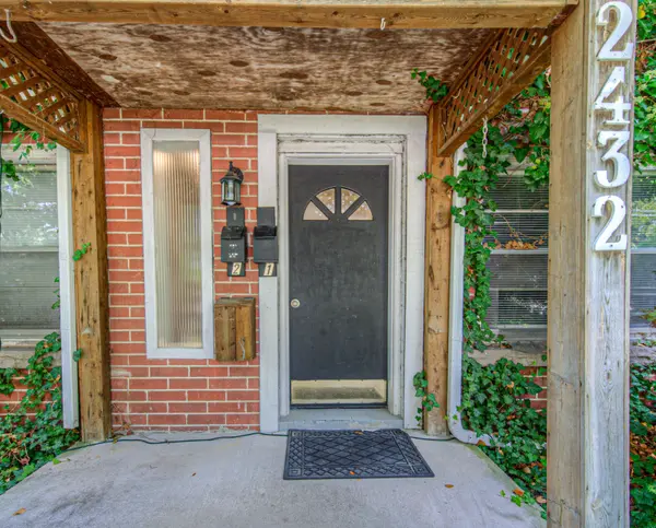 2432 First ST #2, Burlington, ON L7R 1C6