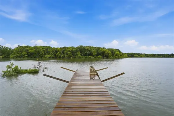 1724 E Crestway Drive, West Tawakoni, TX 75474