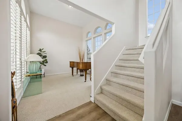 9705 Valley Lake Court, Irving, TX 75063