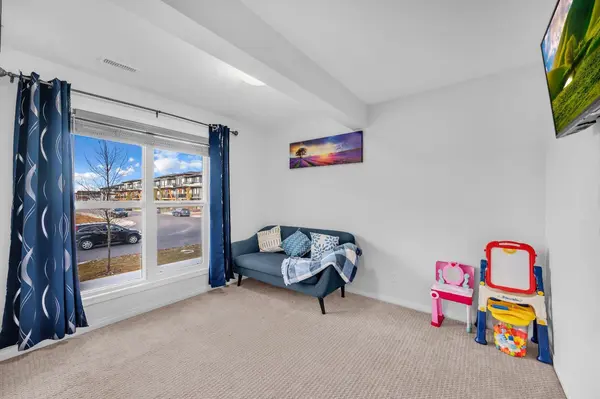 533 Savanna BLVD NE, Calgary, AB T3J 0X2