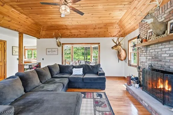 138 Overlook Dr, Montague Twp., NJ 07827