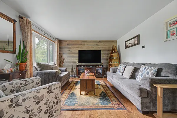 647 DERLAND RD, East Ferris, ON P0H 1H0