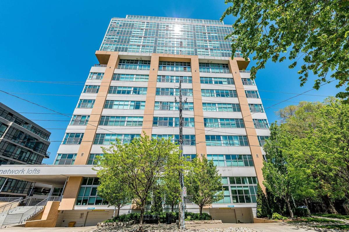 2 Fieldway RD #406, Toronto W08, ON M8Z 0B9